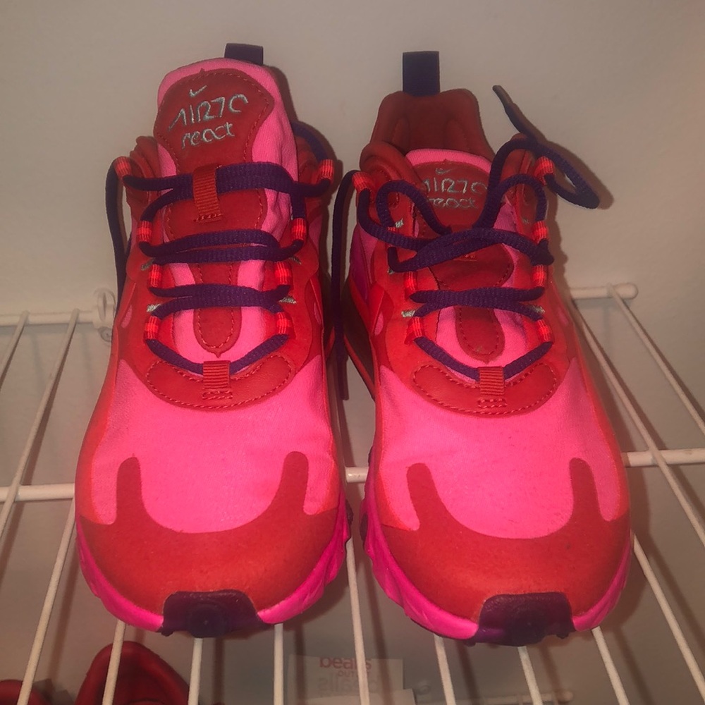 Pink & Red Nice React